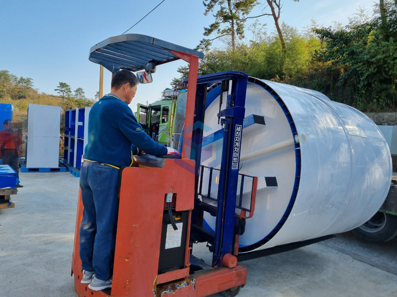 2021. 밀양민물고기 원형수조 1-2.jpg